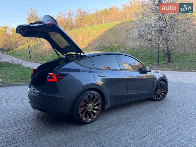 Позашляховик / Кросовер Tesla Model Y 2022 в Києві