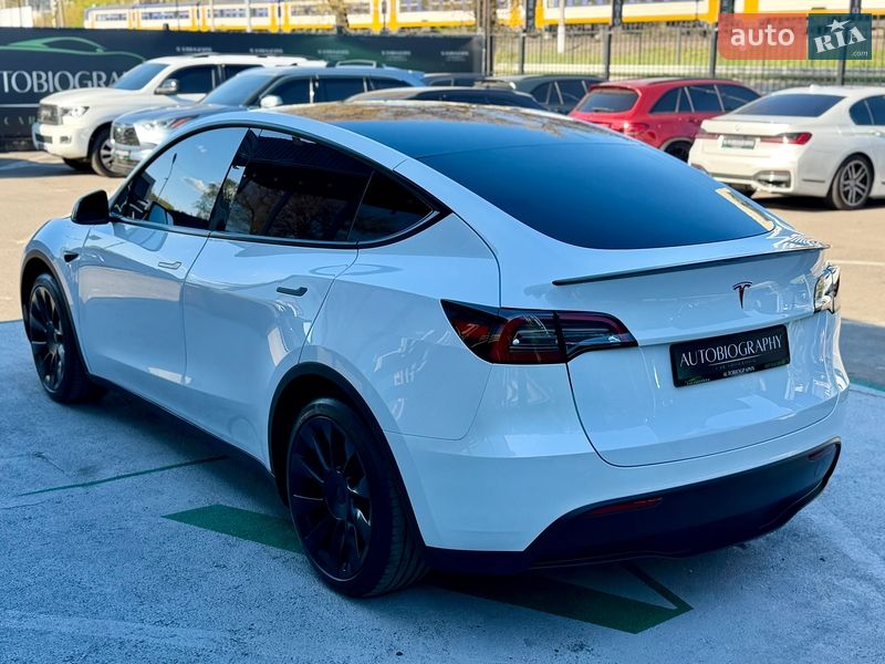 Внедорожник / Кроссовер Tesla Model Y 2023 в Киеве