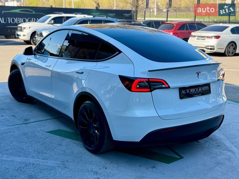 Внедорожник / Кроссовер Tesla Model Y 2023 в Киеве