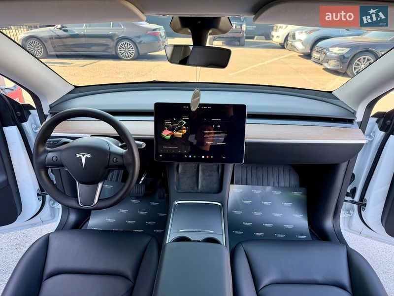 Внедорожник / Кроссовер Tesla Model Y 2023 в Киеве