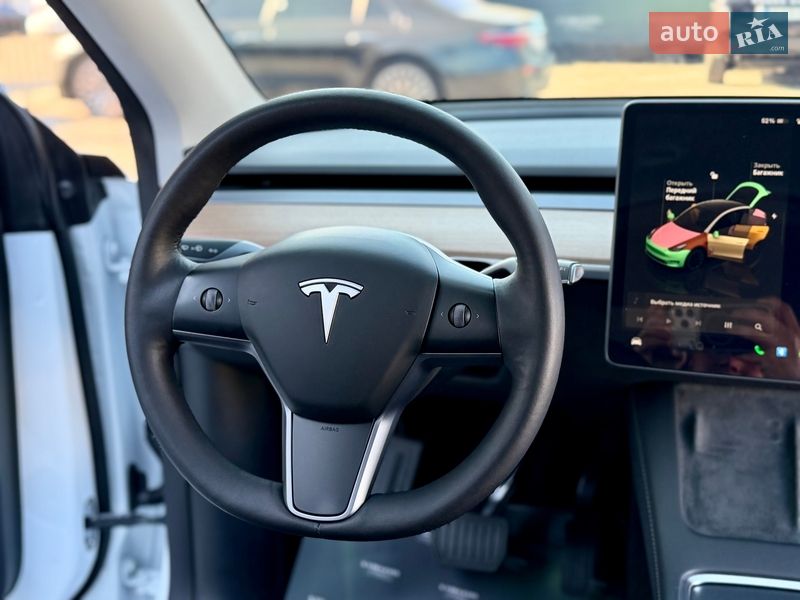 Внедорожник / Кроссовер Tesla Model Y 2023 в Киеве