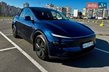Внедорожник / Кроссовер Tesla Model Y 2025 в Киеве