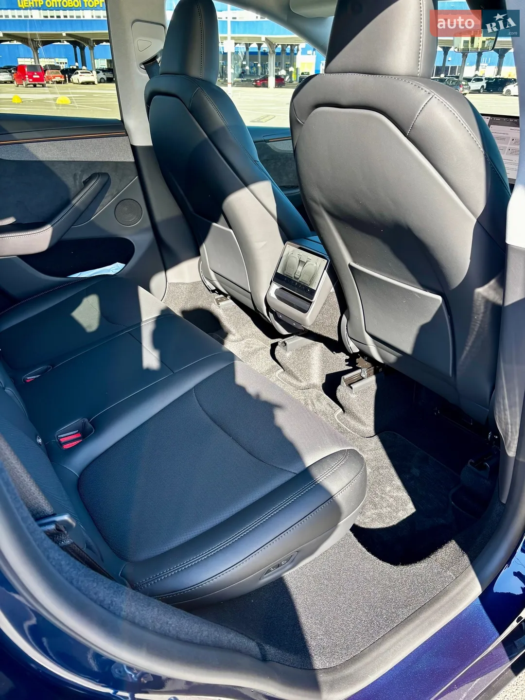 2025 Tesla Model Y - мініатюра 26