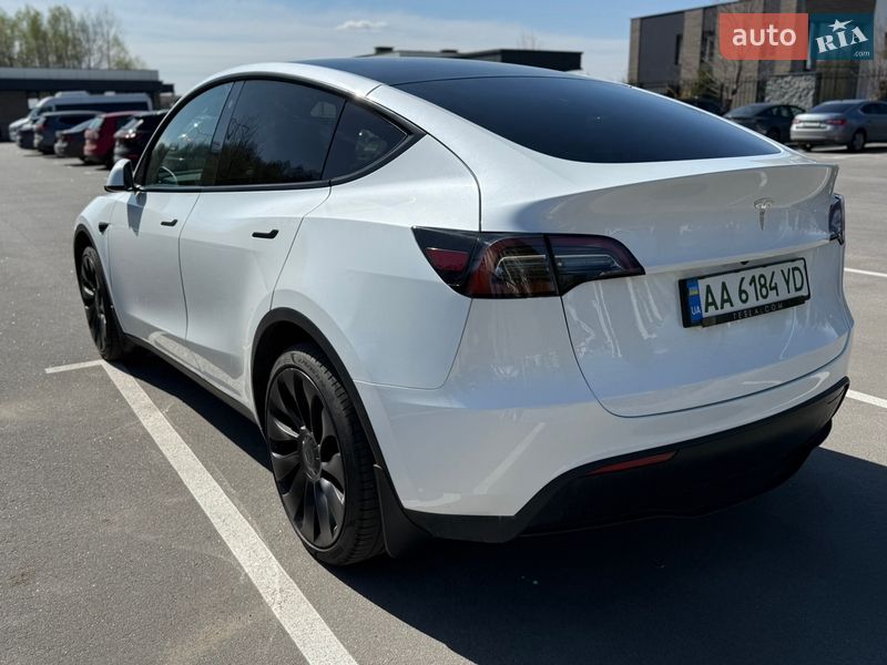 Позашляховик / Кросовер Tesla Model Y 2023 в Києві