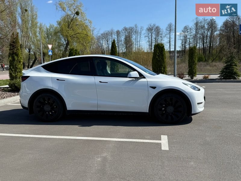 Позашляховик / Кросовер Tesla Model Y 2023 в Києві