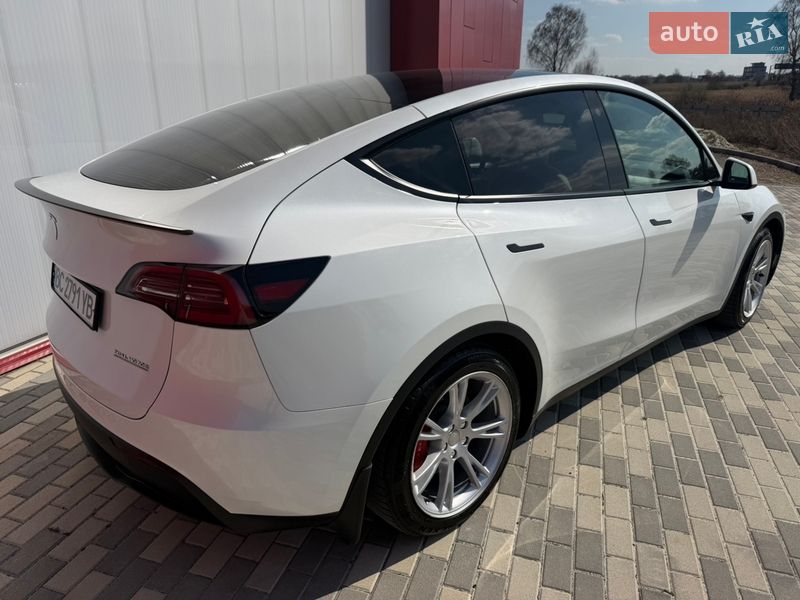 Внедорожник / Кроссовер Tesla Model Y 2023 в Львове