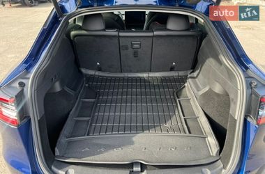 Внедорожник / Кроссовер Tesla Model Y 2022 в Киеве