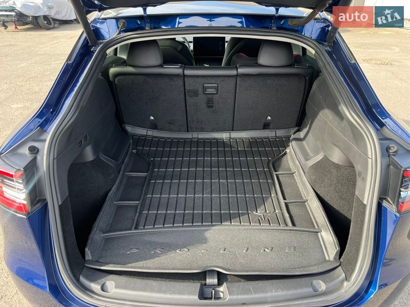 Внедорожник / Кроссовер Tesla Model Y 2022 в Киеве