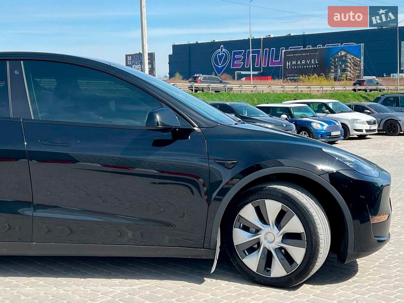 Внедорожник / Кроссовер Tesla Model Y 2021 в Львове