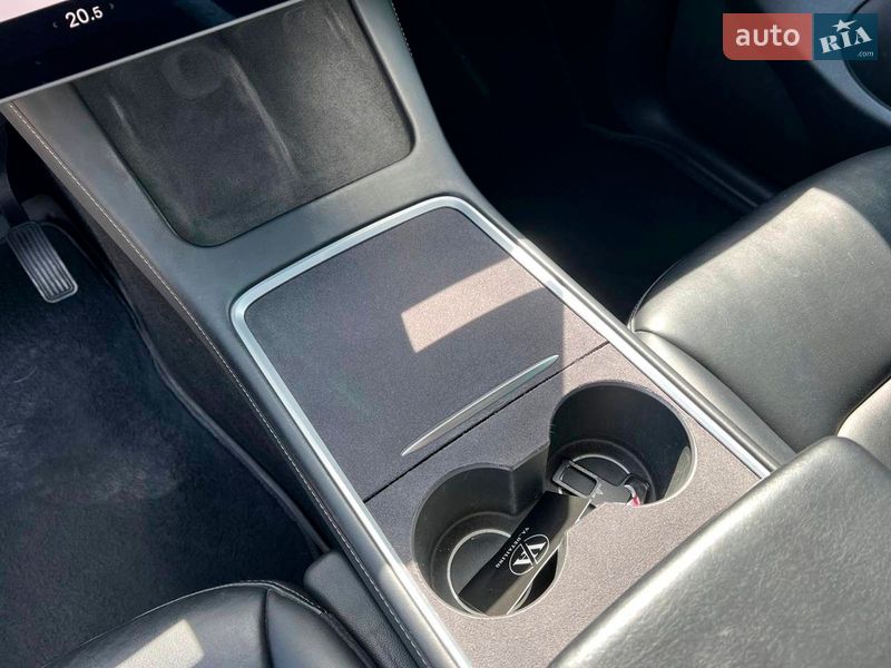 Внедорожник / Кроссовер Tesla Model Y 2021 в Львове