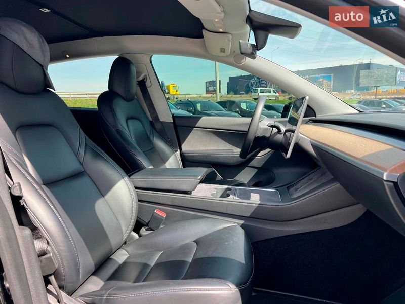 Внедорожник / Кроссовер Tesla Model Y 2021 в Львове