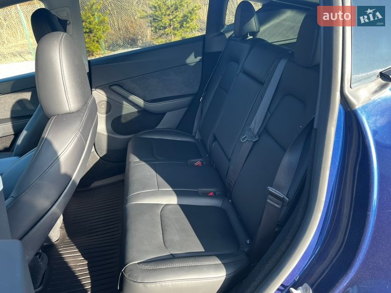 Внедорожник / Кроссовер Tesla Model Y 2023 в Львове