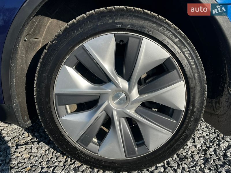 Внедорожник / Кроссовер Tesla Model Y 2023 в Львове