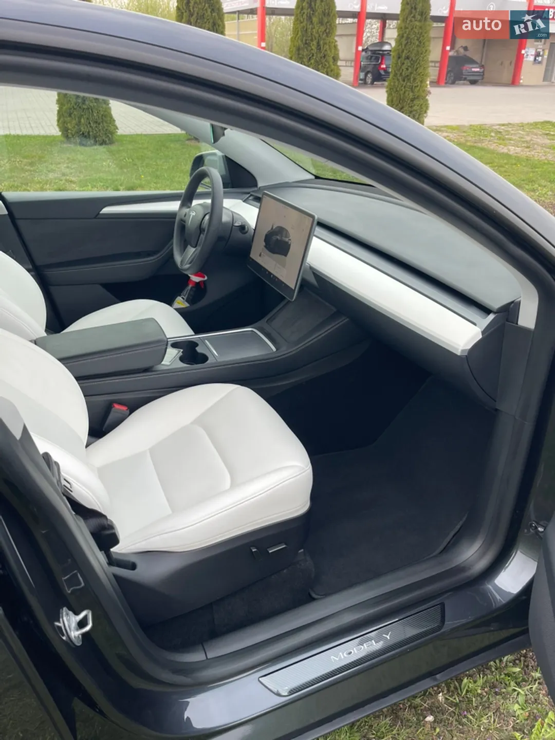 2024 Tesla Model Y - мініатюра 11