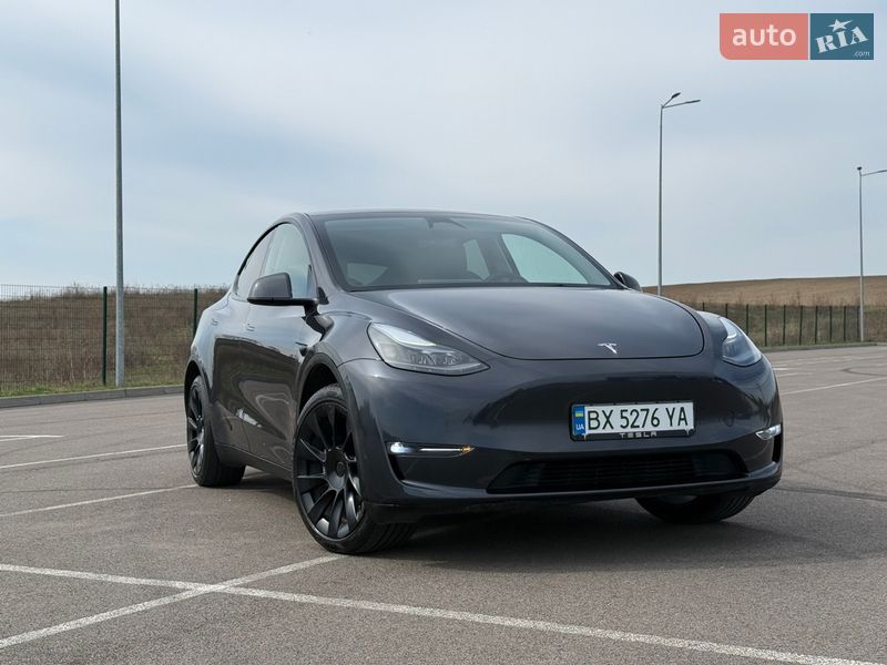Tesla Model Y 2024