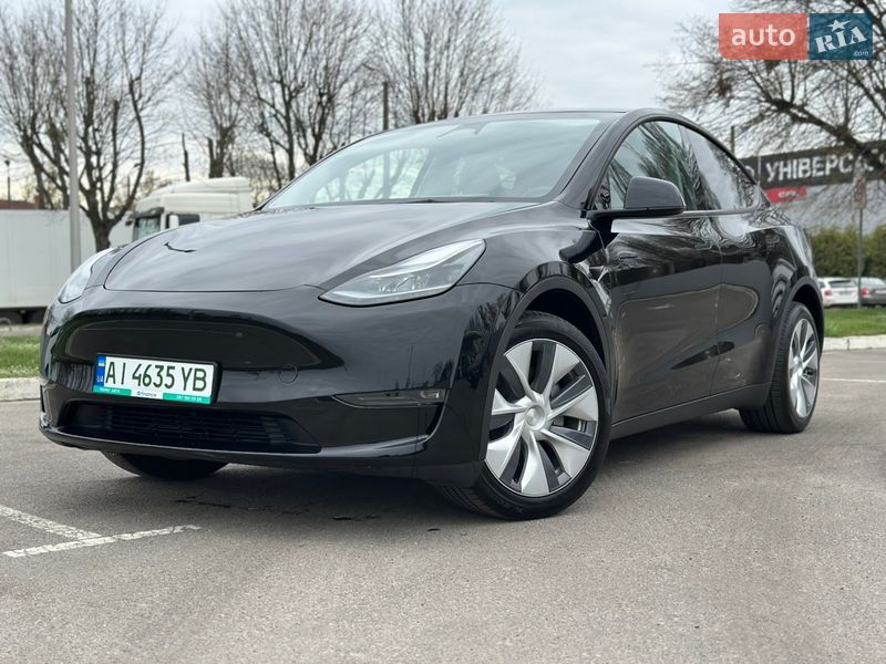 Tesla Model Y 2024