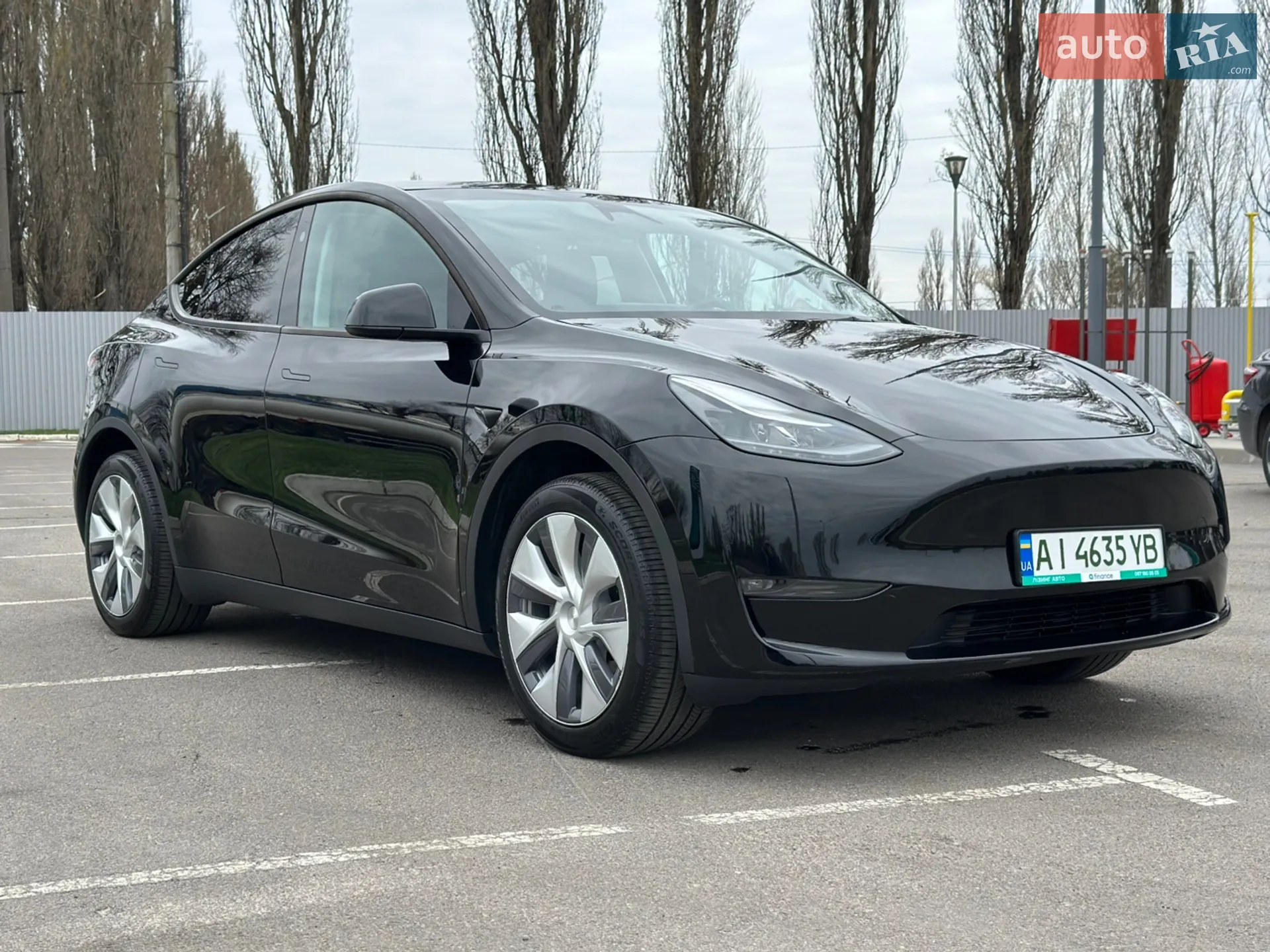 2024 Tesla Model Y - мініатюра 3