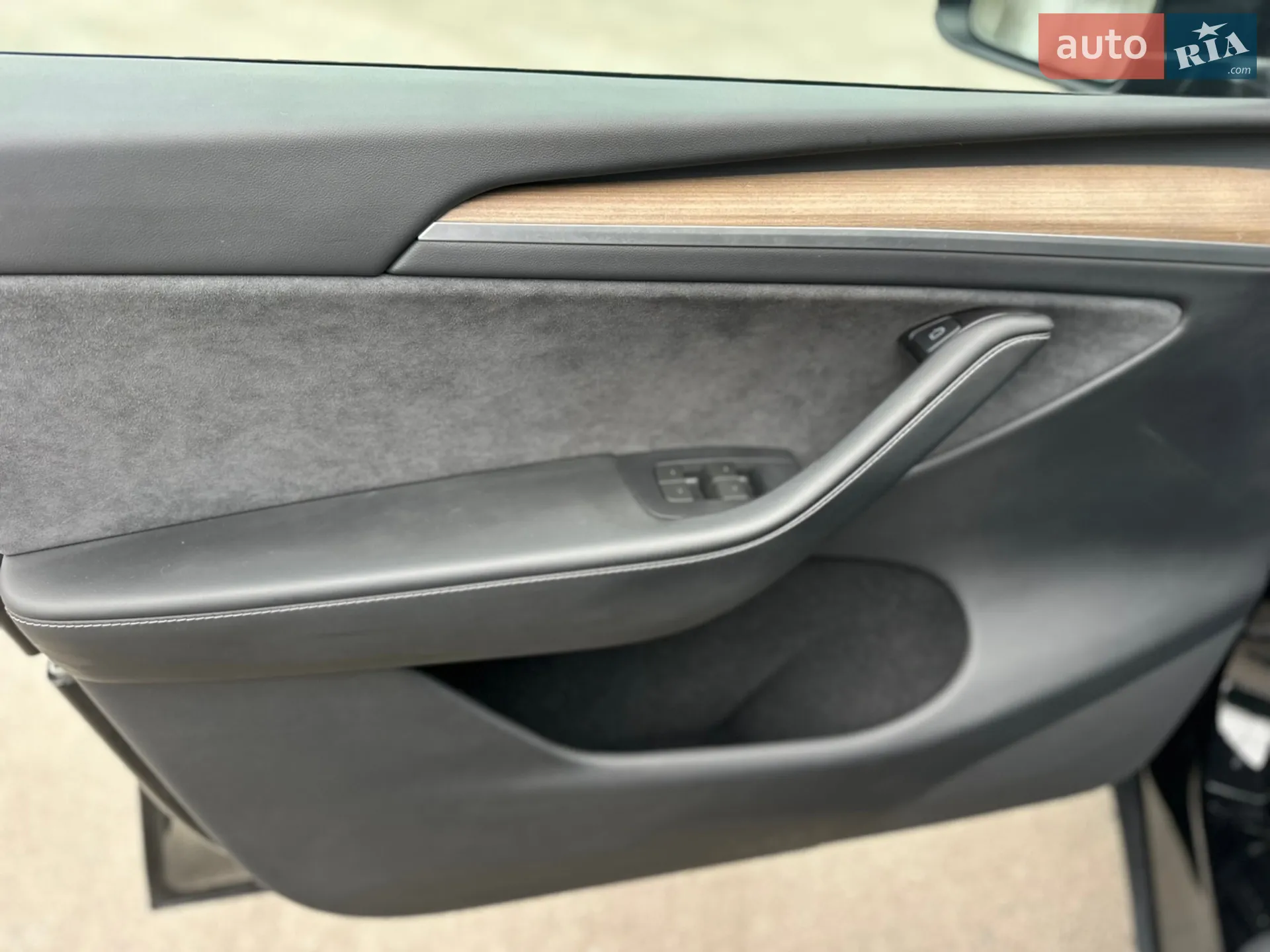 2024 Tesla Model Y - мініатюра 23