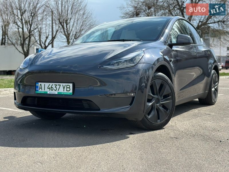 Tesla Model Y 2024