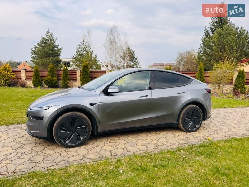 Внедорожник / Кроссовер Tesla Model Y 2025 в Львове