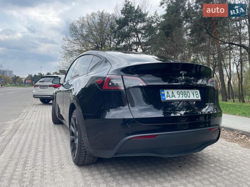 Внедорожник / Кроссовер Tesla Model Y 2023 в Киеве