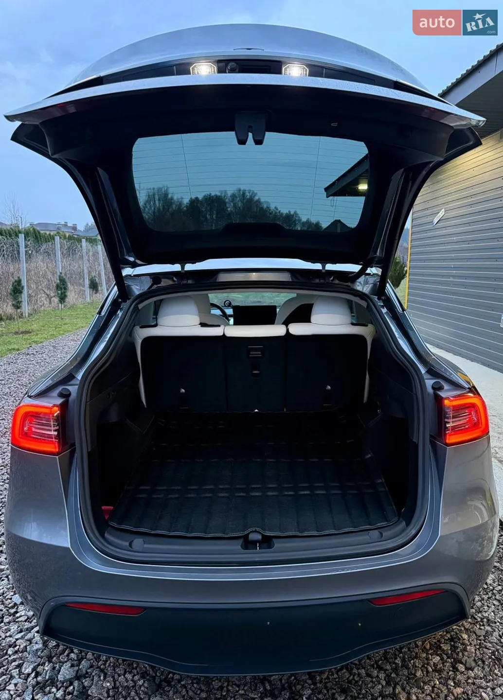 2024 Tesla Model Y - мініатюра 17