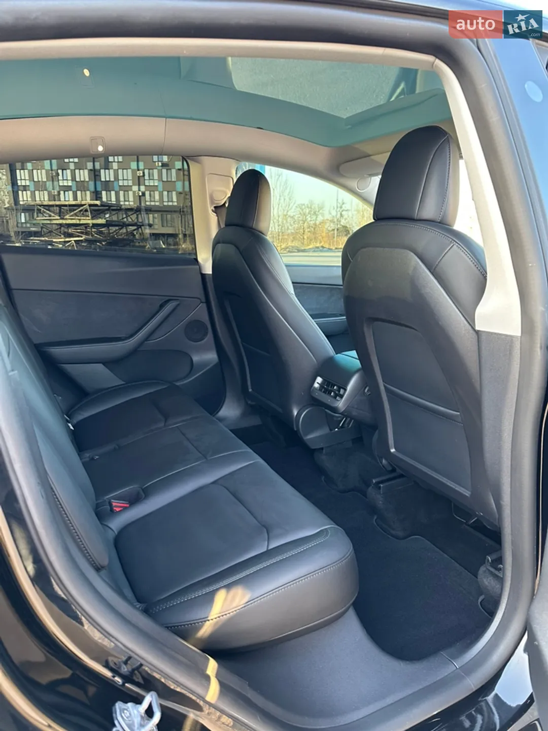 2022 Tesla Model Y - мініатюра 19