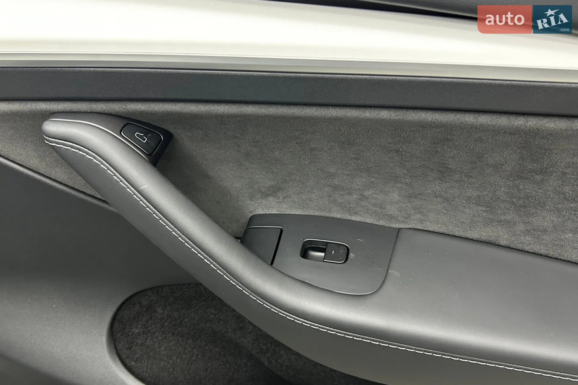 2025 Tesla Model Y - мініатюра 25