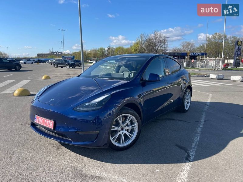Tesla Model Y 2023