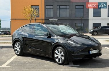 Внедорожник / Кроссовер Tesla Model Y 2022 в Ровно