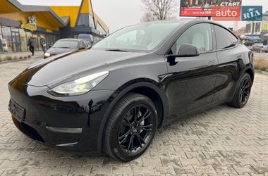 Позашляховик / Кросовер Tesla Model Y 2024 в Києві