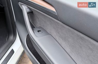 Внедорожник / Кроссовер Tesla Model Y 2022 в Харькове