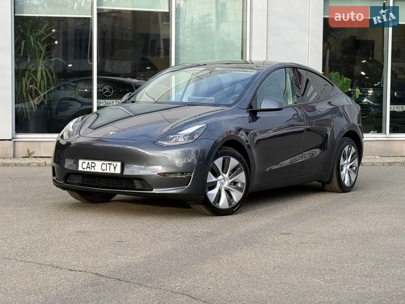 Tesla Model Y 2023