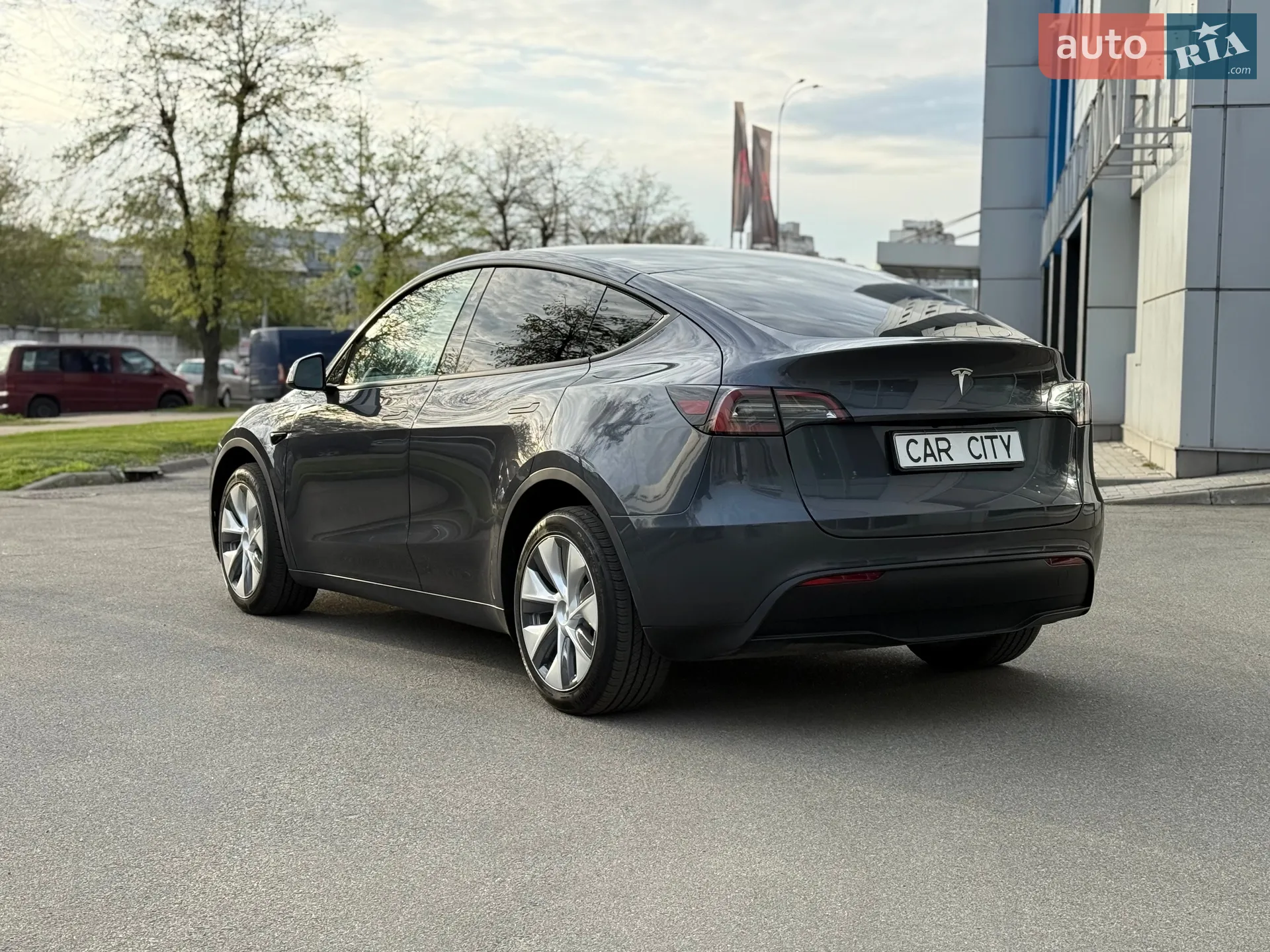 2023 Tesla Model Y - мініатюра 3