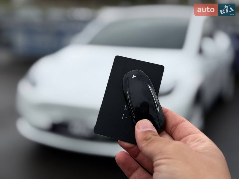 Внедорожник / Кроссовер Tesla Model Y 2023 в Кривом Роге