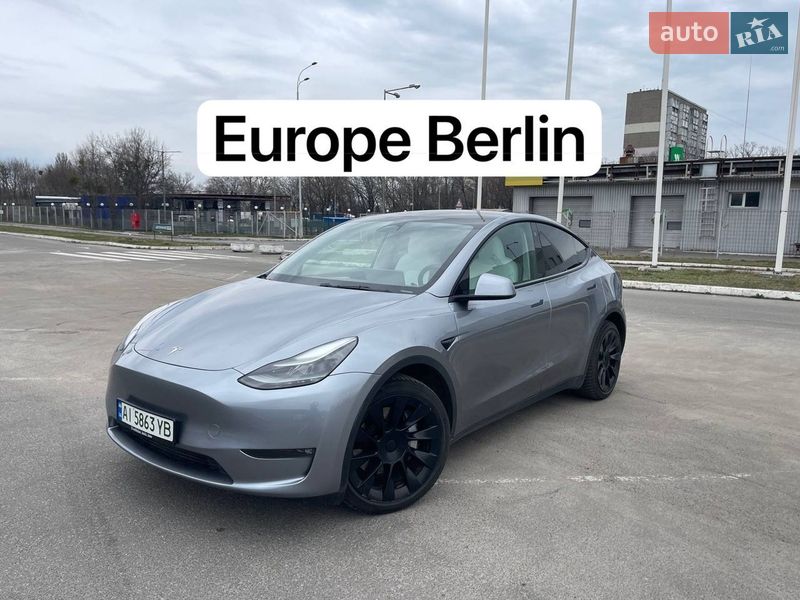 Tesla Model Y 2024
