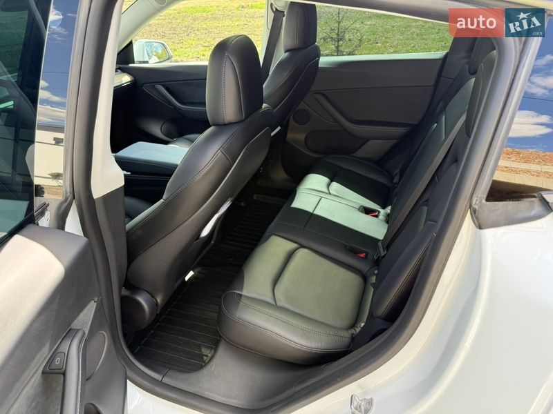 Внедорожник / Кроссовер Tesla Model Y 2022 в Ровно