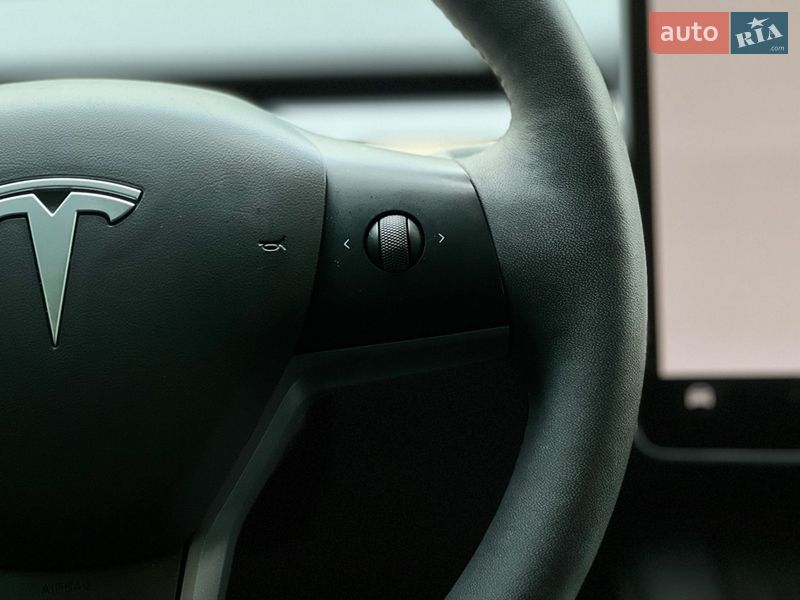 Внедорожник / Кроссовер Tesla Model Y 2024 в Львове