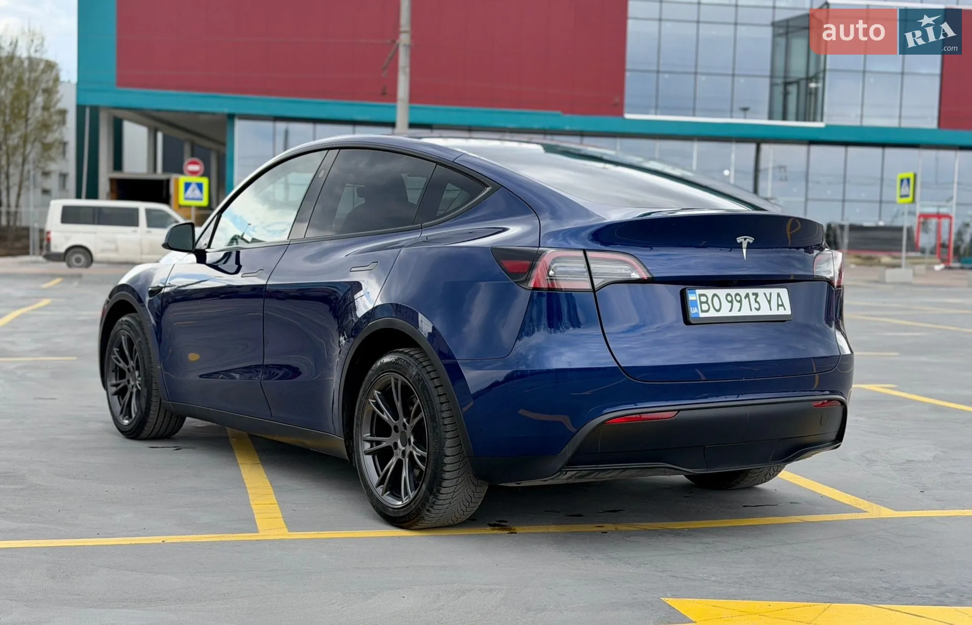 2025 Tesla Model Y - мініатюра 22