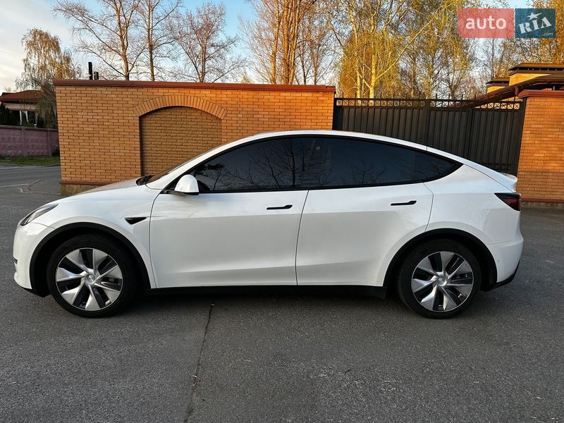 Внедорожник / Кроссовер Tesla Model Y 2021 в Киеве