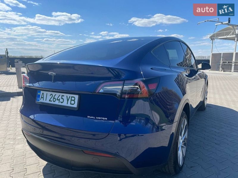 Внедорожник / Кроссовер Tesla Model Y 2023 в Киеве