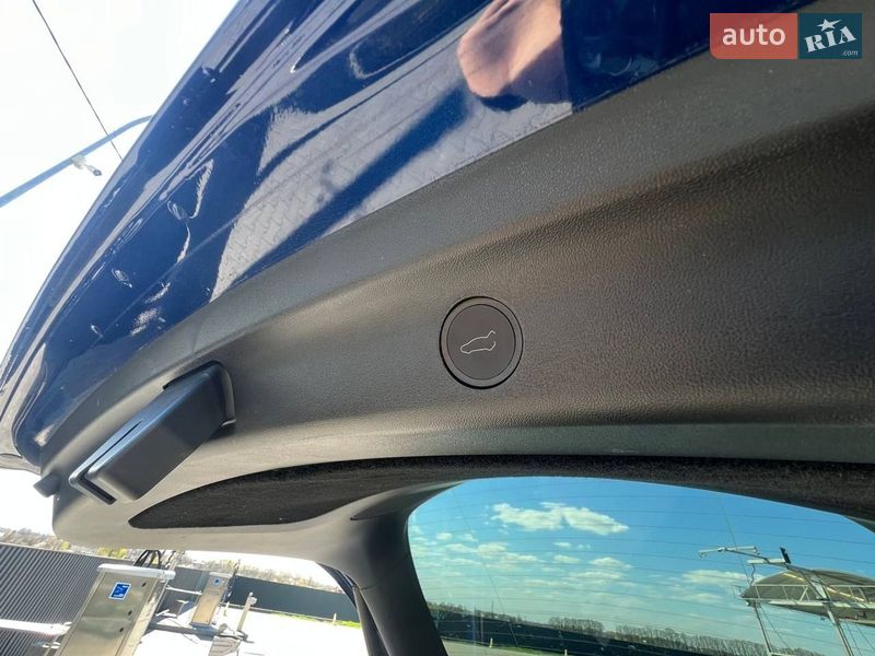 Внедорожник / Кроссовер Tesla Model Y 2023 в Киеве