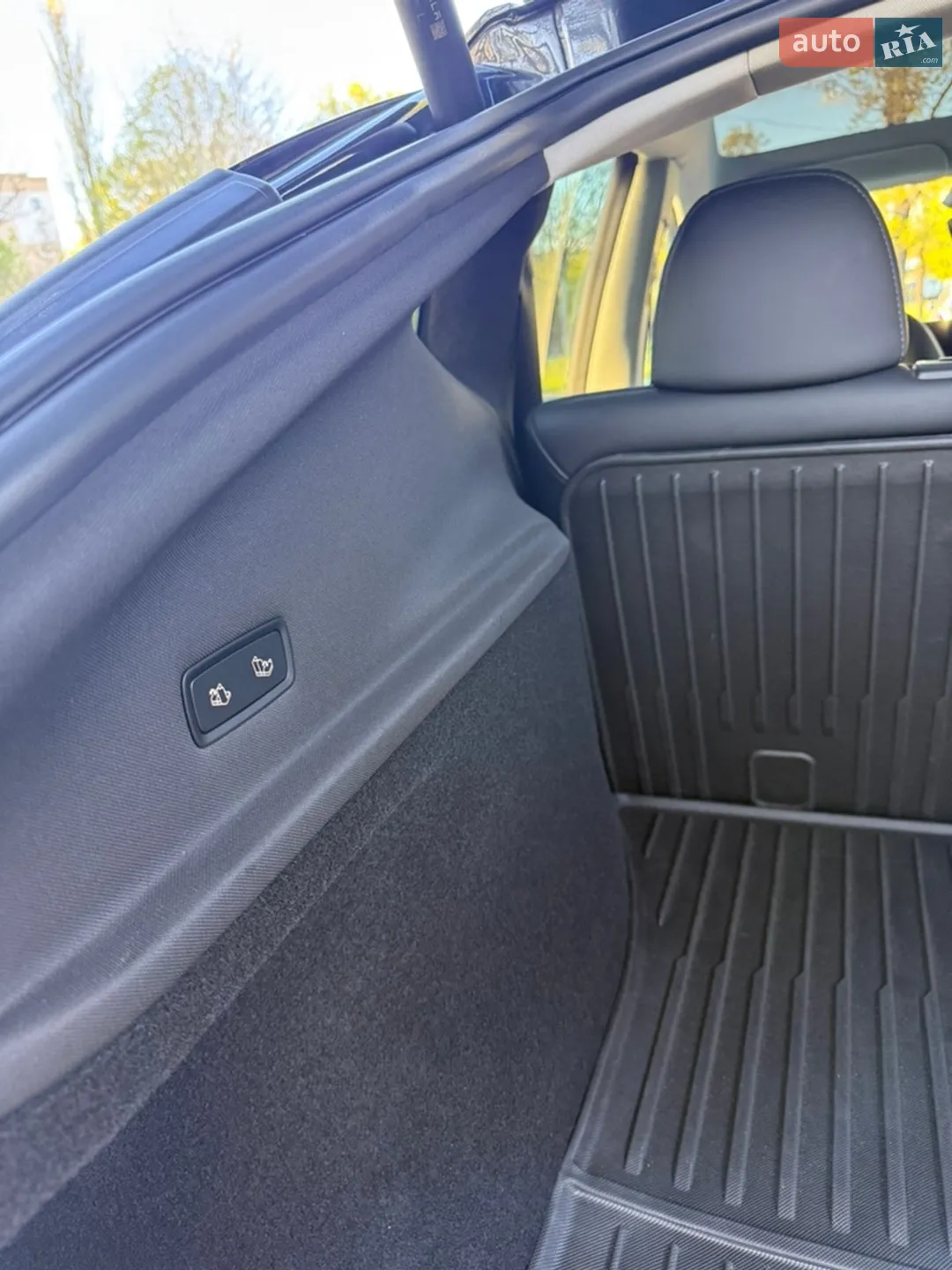 2025 Tesla Model Y - мініатюра 14