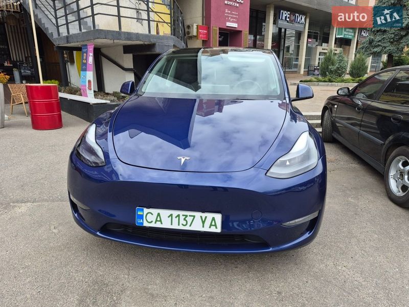 Tesla Model Y 2023