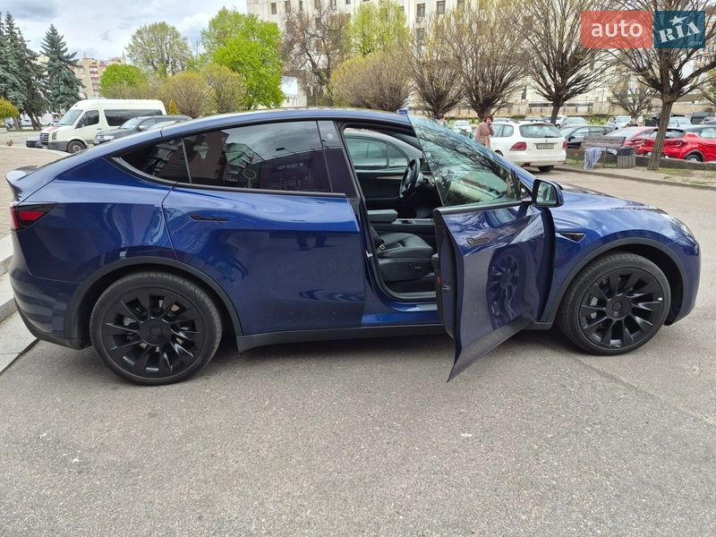 Внедорожник / Кроссовер Tesla Model Y 2023 в Черкассах