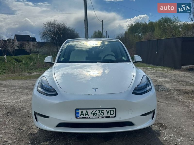 Tesla Model Y 2022