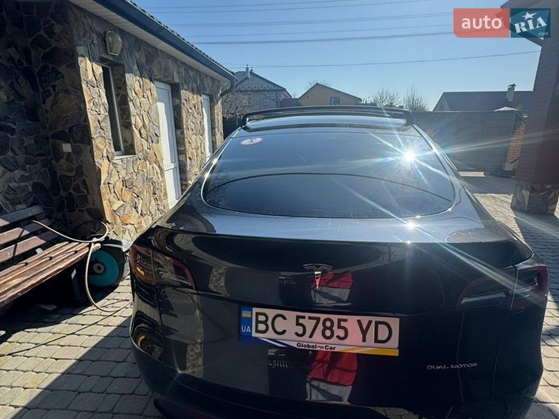 Внедорожник / Кроссовер Tesla Model Y 2024 в Львове