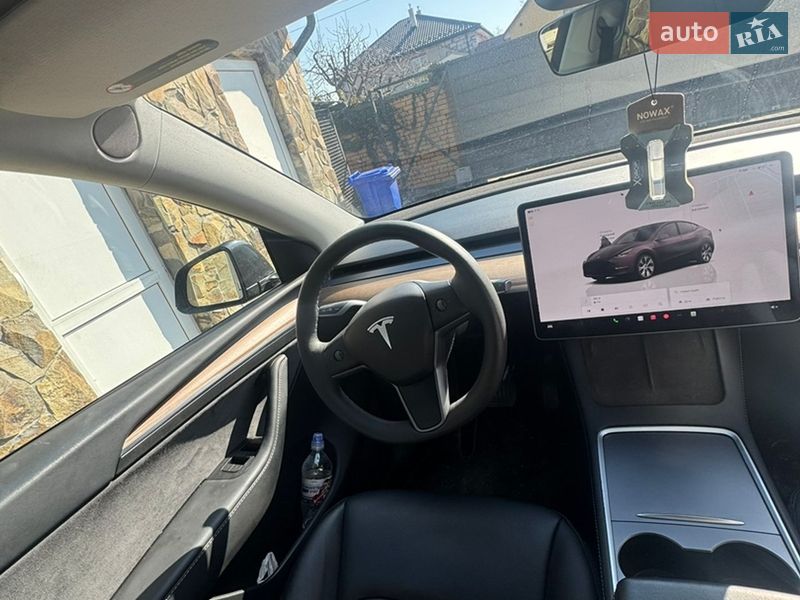 Внедорожник / Кроссовер Tesla Model Y 2024 в Львове
