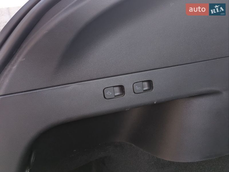 Внедорожник / Кроссовер Tesla Model Y 2021 в Нововолынске