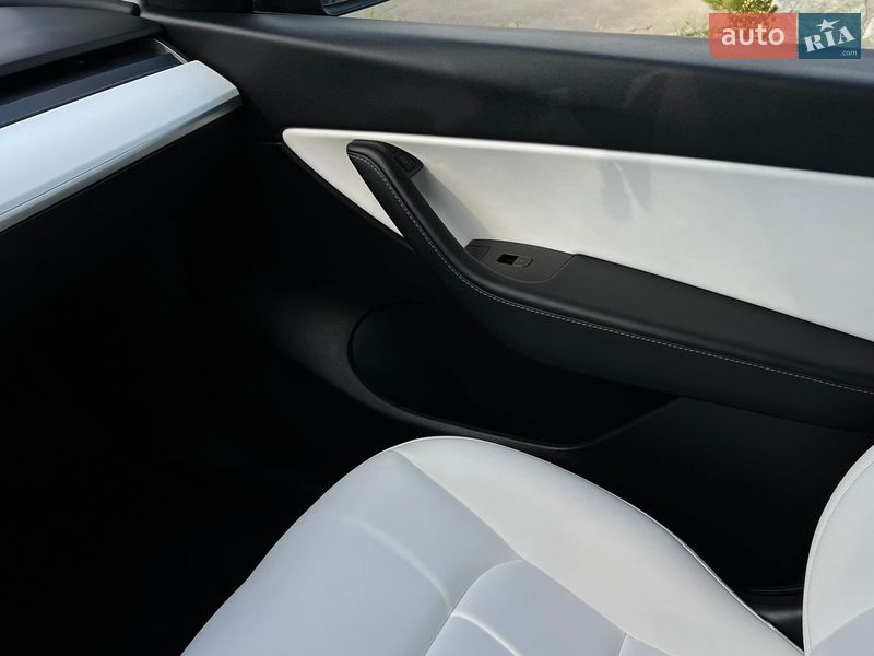 Внедорожник / Кроссовер Tesla Model Y 2020 в Львове
